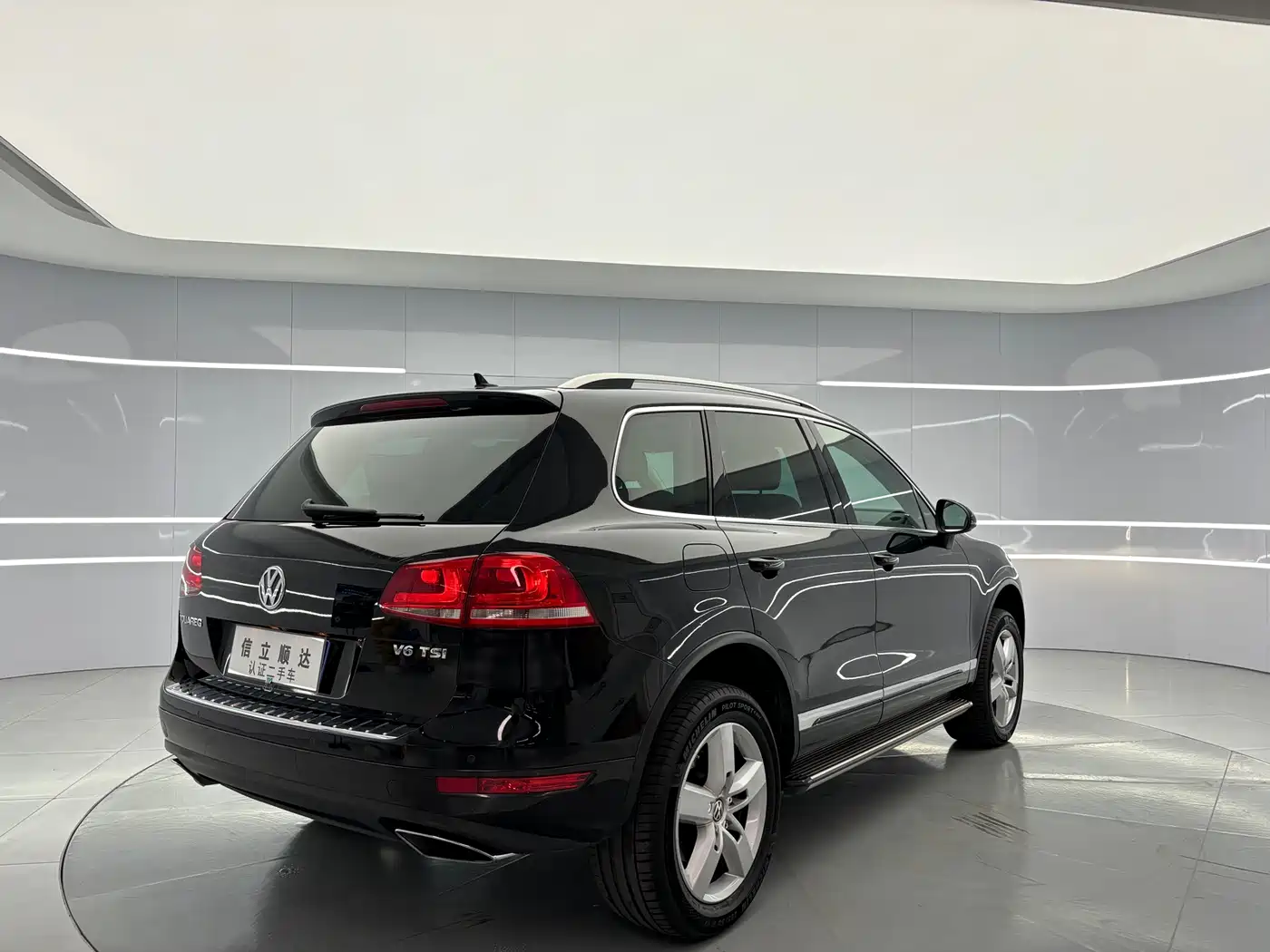 Volkswagen Touareg 2013 3.0TSI X 10th Anniversary Limited Edition фото 4