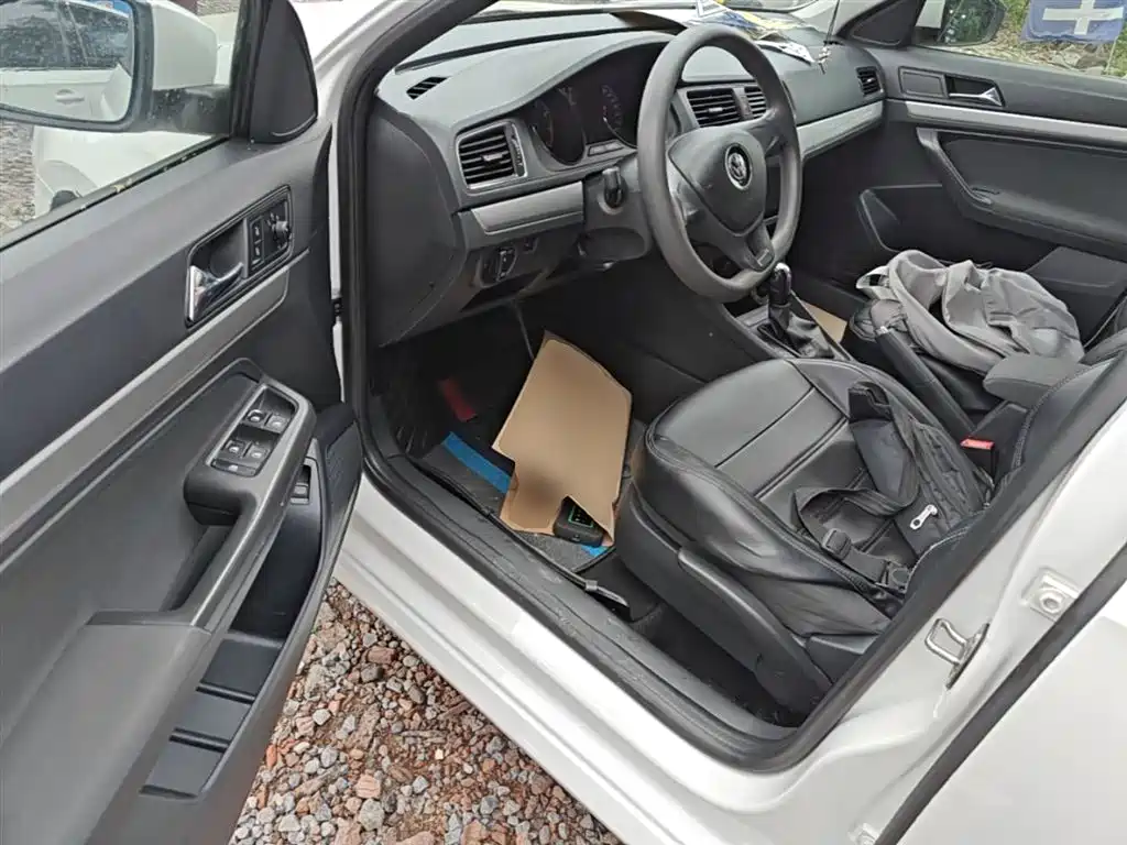 Volkswagen Lavida 2017 1.6L Automatic Trend Edition фото 16
