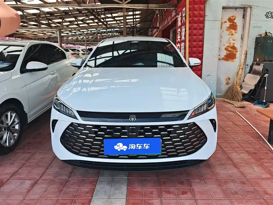 BYD Qin PLUS 2025 DM-i Smart Drive 55KM Leader фото 2