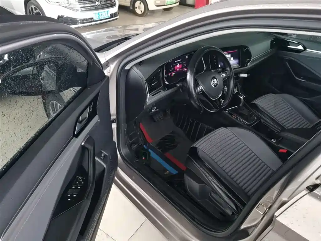 Volkswagen Sagitar 2021 280TSI DSG Surpassing Edition фото 16