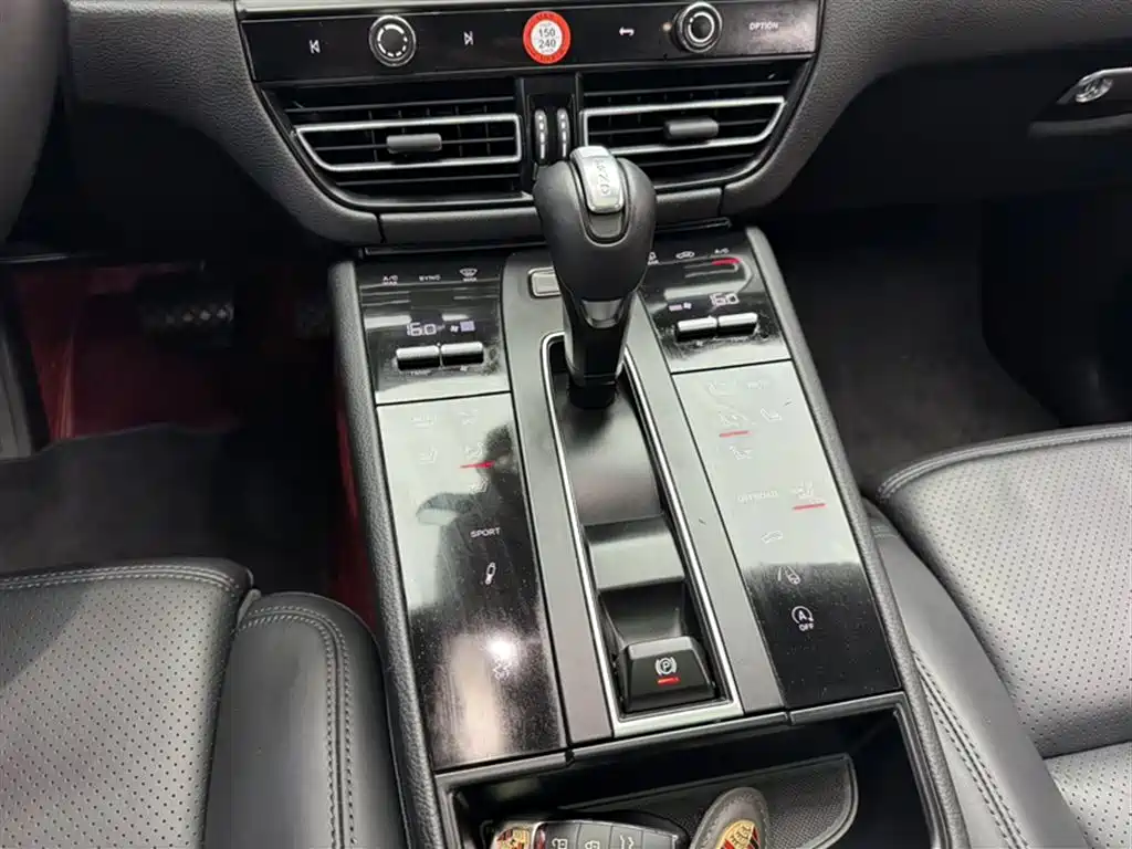 Porsche Macan 2024 Macan 2.0T фото 21