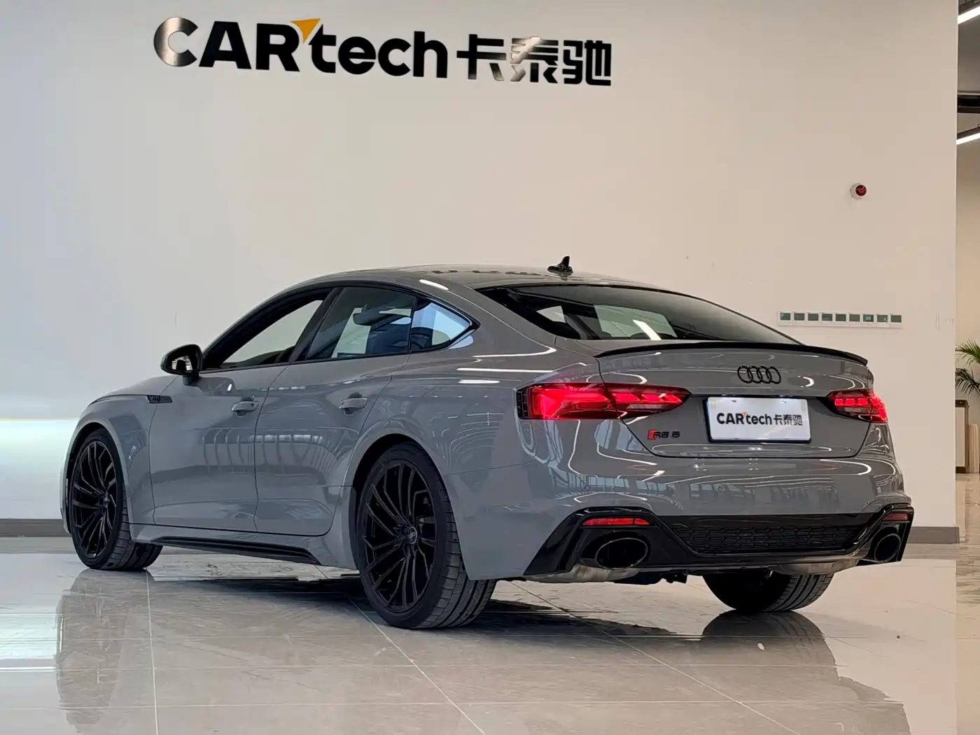 Audi RS 5 2024 2023 Model RS 5 2.9T Sportback Obsidian Edition