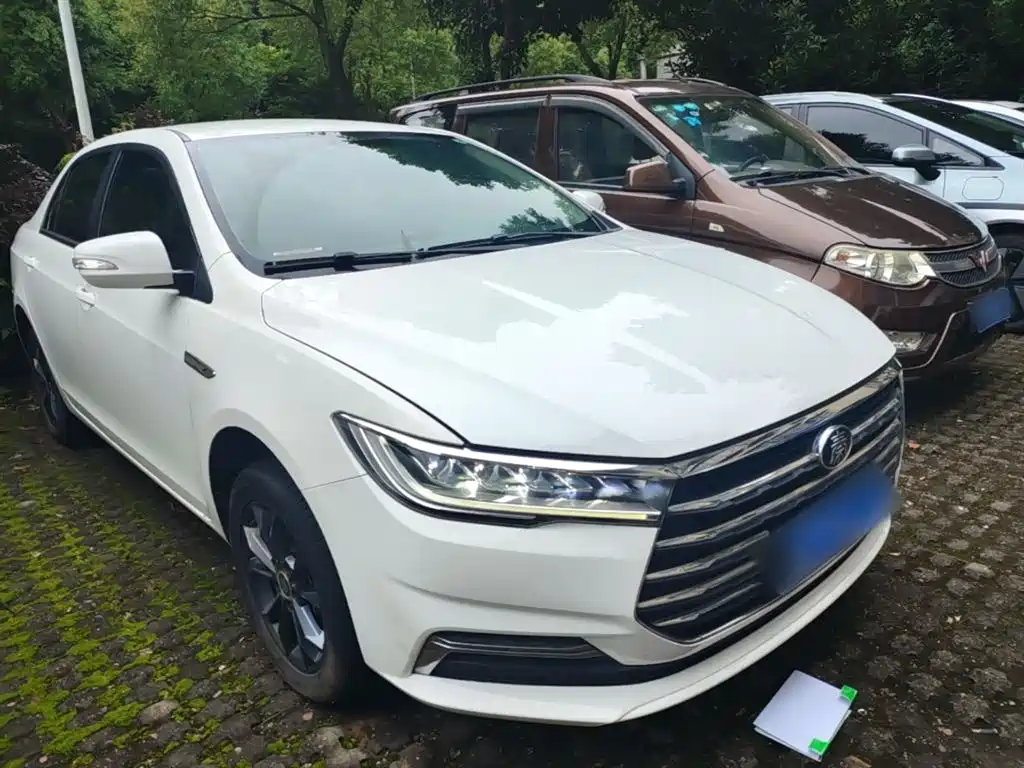 BYD Qin 2019 1.5L Automatic Luxury Edition фото 4