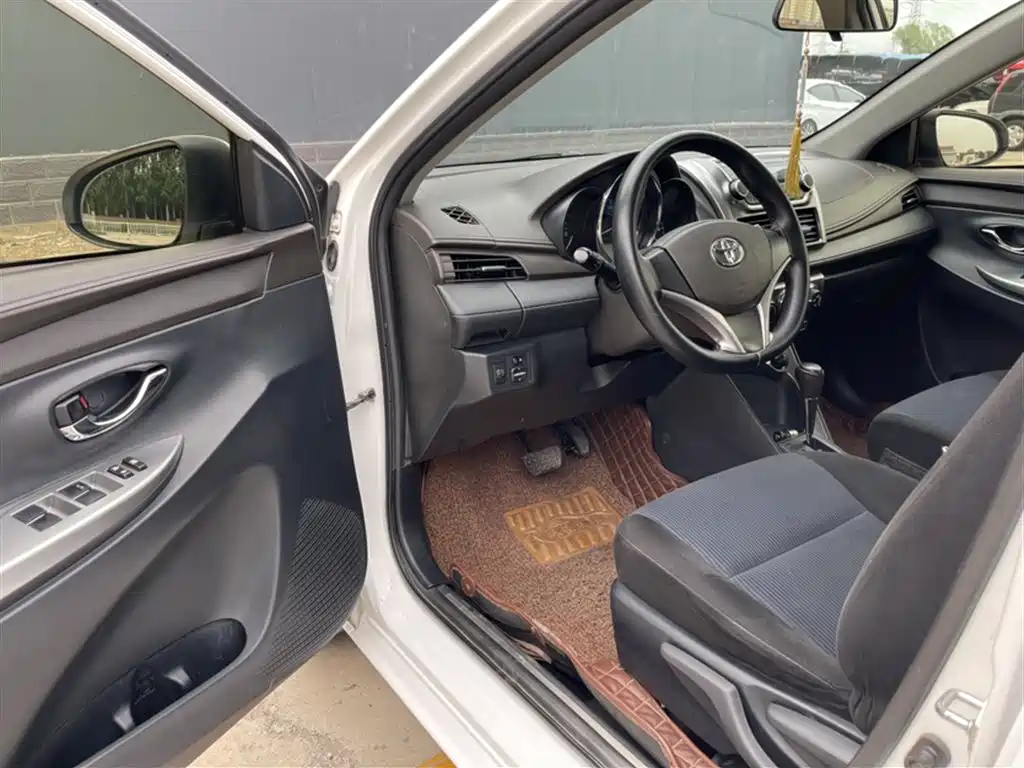 Toyota YARiS L Zhi Xuan 2015 1.5E Auto Charming Edition фото 14