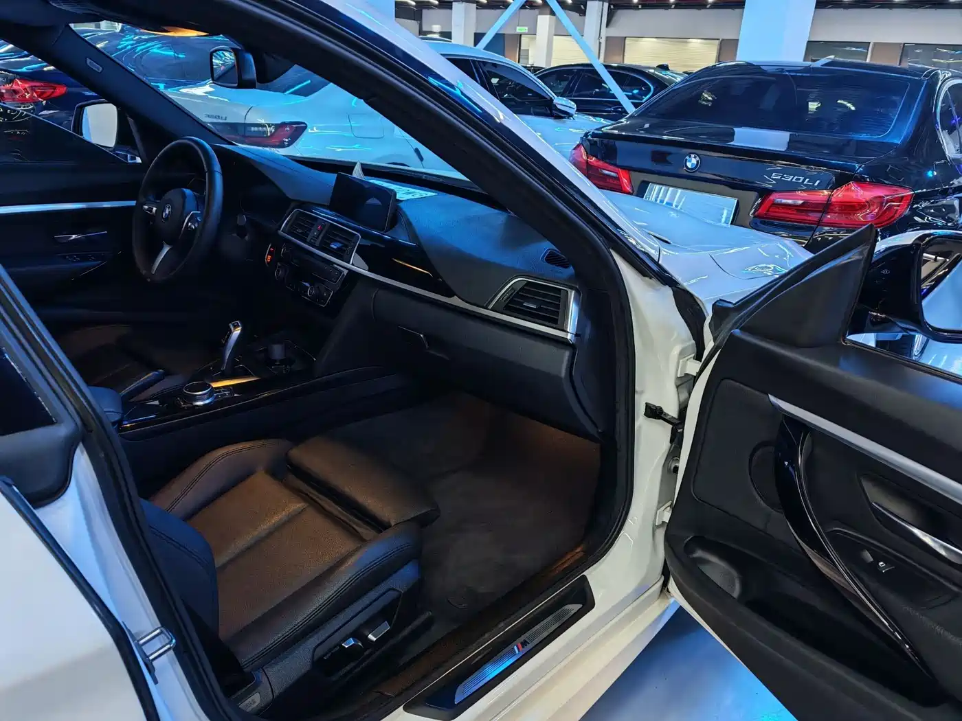 BMW 3 Series GT 2019 320i M Sport Package фото 16