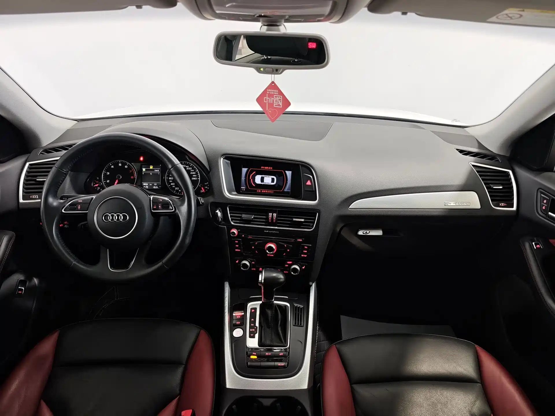 Фото 8 - Audi Q5