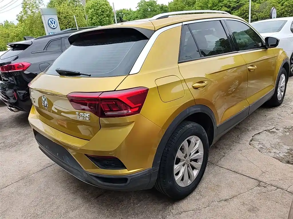 Volkswagen T-ROC 2018 230TSI DSG 2WD Fashion China V фото 7