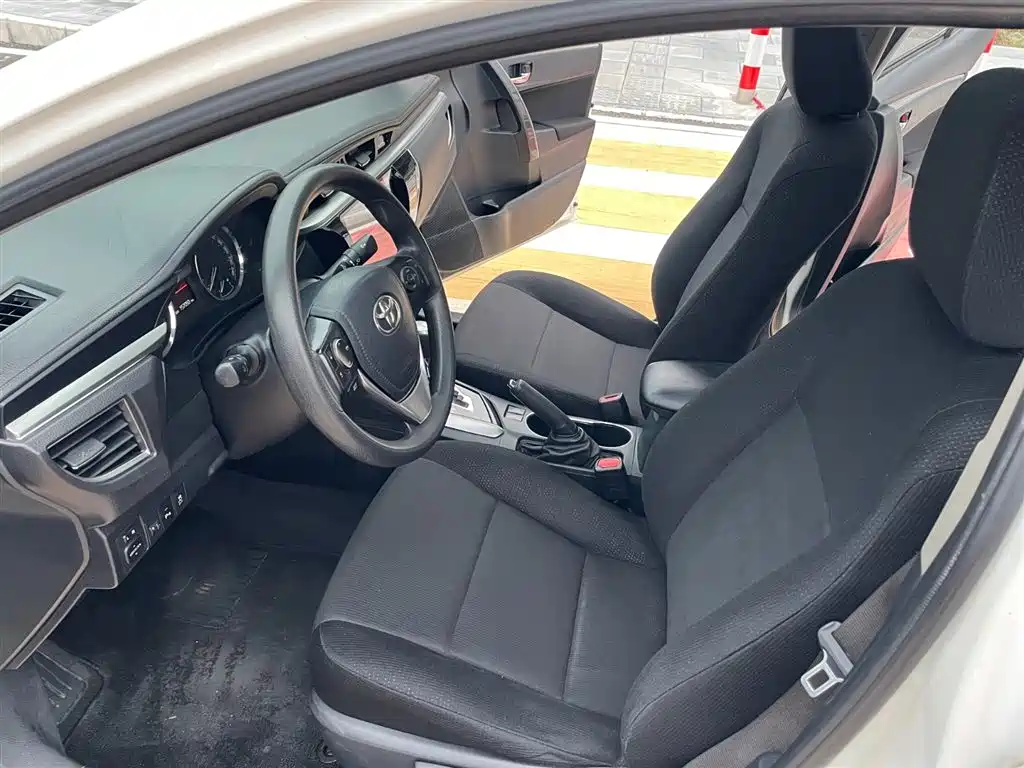Toyota Corolla 2017 1.2T CVT GL-i фото 10