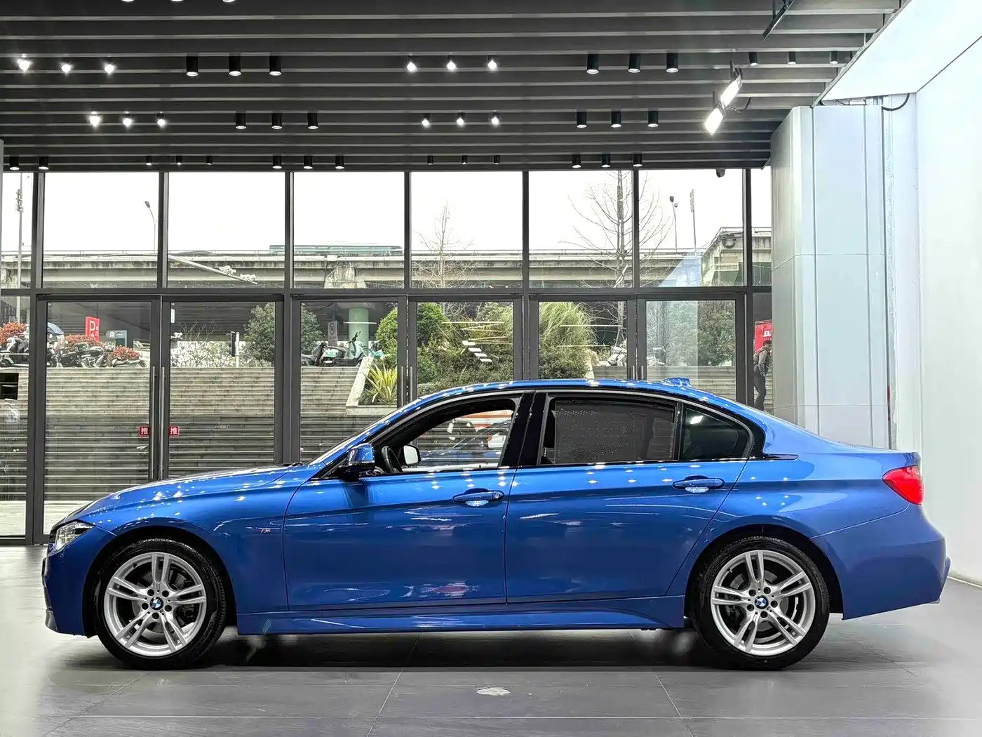 BMW 3 Series 2016 320Li Luxury Design Package фото 3