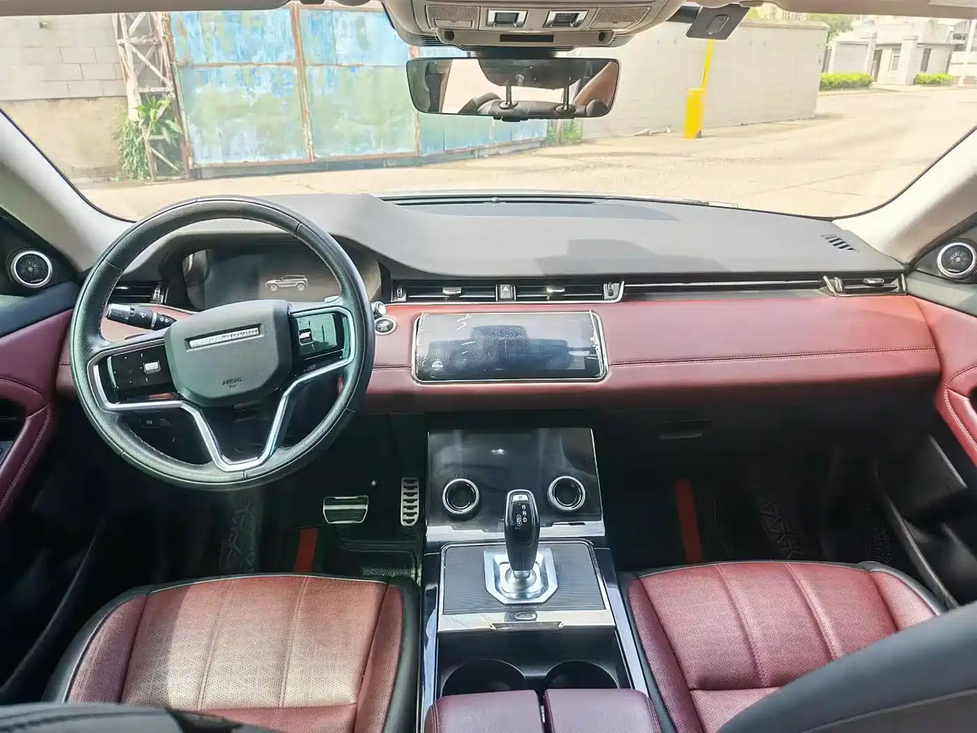 Land Rover Range Rover Evoque 2022 Range Rover Evoque L 249PS R-Dynamic Luxury Edition фото 5