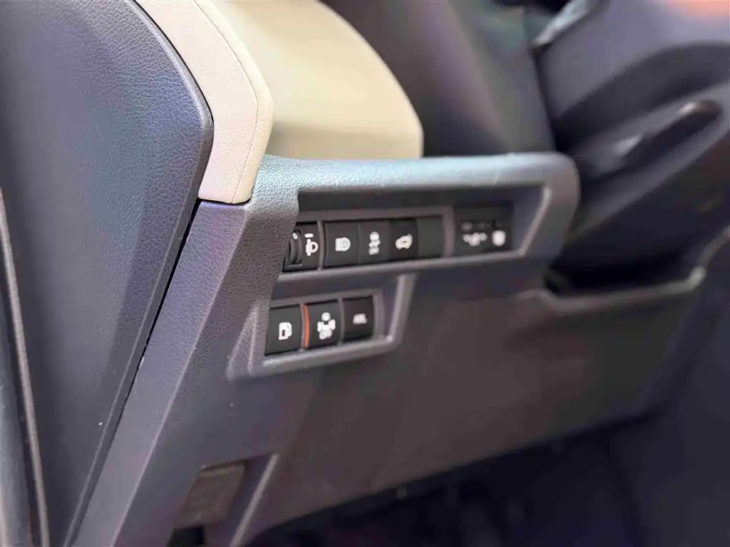 Toyota Sienna 2023 2.5L Hybrid Comfort Edition фото 18