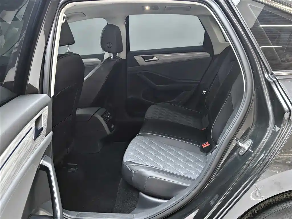 Volkswagen Sagitar 2025 Facelift 300TSI DSG Beyond Edition фото 14