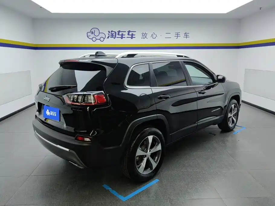 Jeep Cherokee 2021 2020 2.0T AWD Luxury Edition