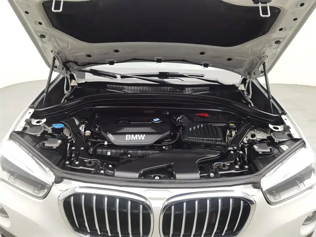 BMW X1 2018 sDrive20Li Leading Model фото 6