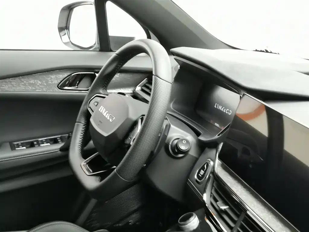 Lynk & Co 06 2023 Remix 1.5T Power Pro фото 22