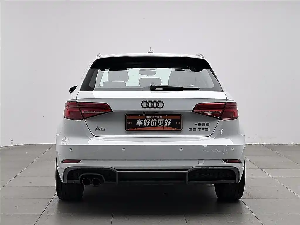 Audi A3 2018 30th Anniversary Sportback 35 TFSI Sport фото 4
