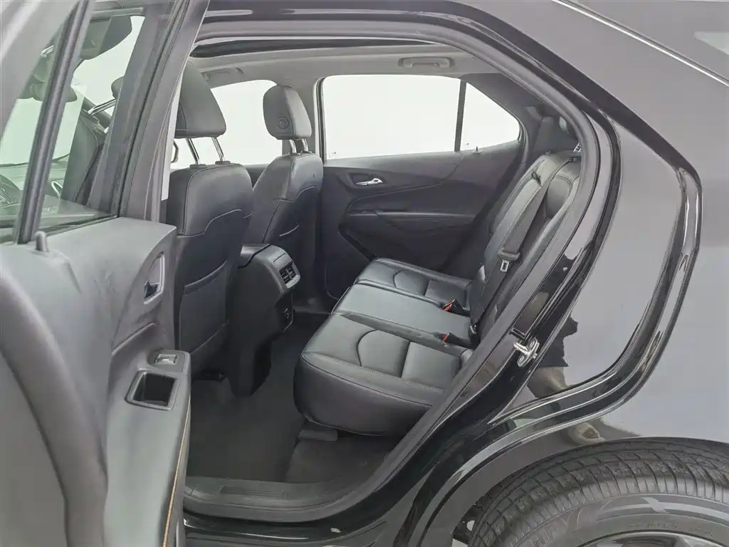 Chevrolet Equinox 2018 RS 550T Automatic 4WD Pioneer Edition фото 15