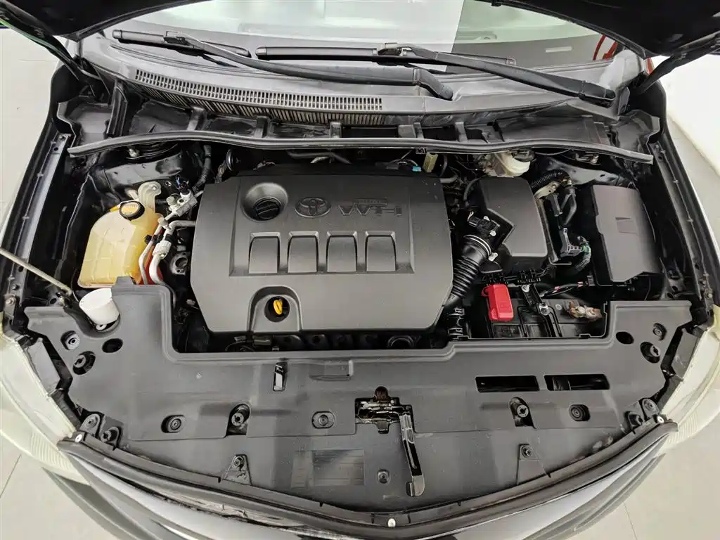 Toyota Corolla 2012 Styling Edition 1.8L CVT GL-i фото 6
