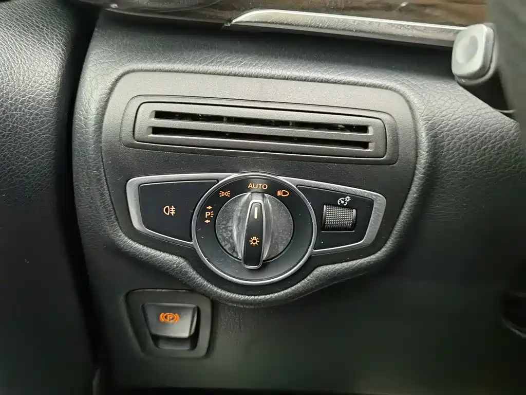 Mercedes-Benz V-Class 2018 V 260 Navigator Edition China VI фото 21