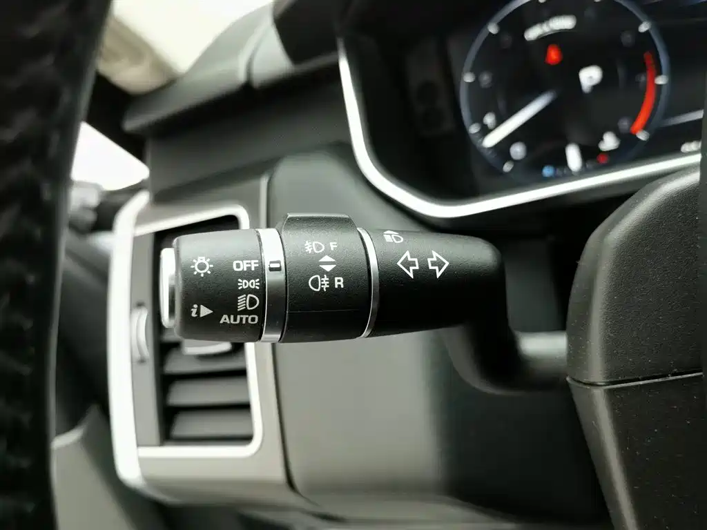 Land Rover Range Rover Sport 2016 Model 3.0 SC V6 HSE DYNAMIC фото 21
