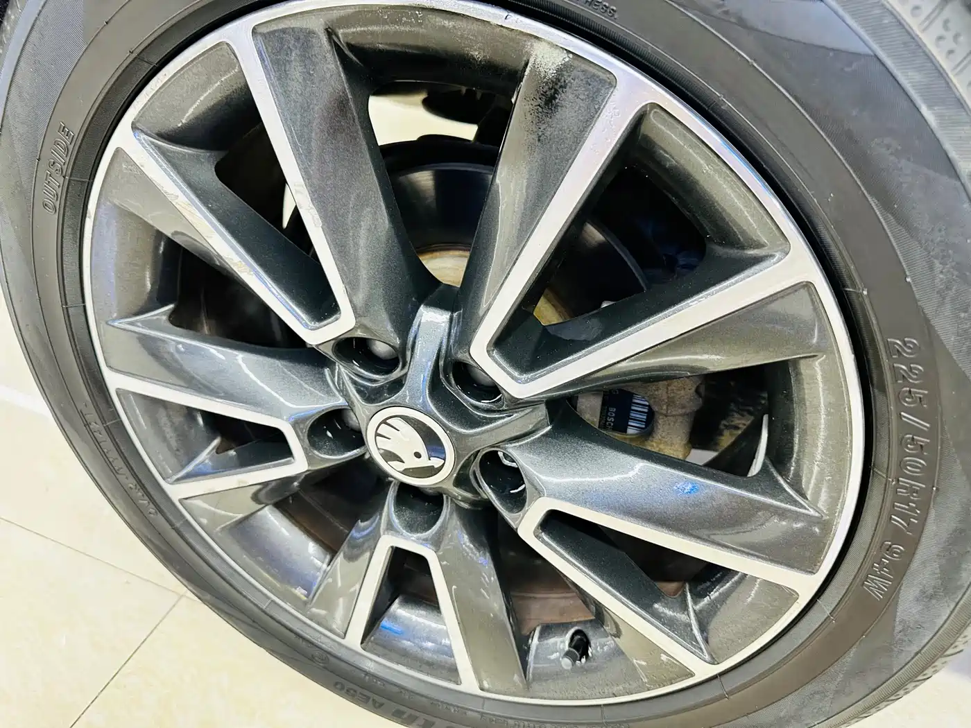 Škoda Yeti 2014 1.8TSI DSG Off-Road Edition фото 12