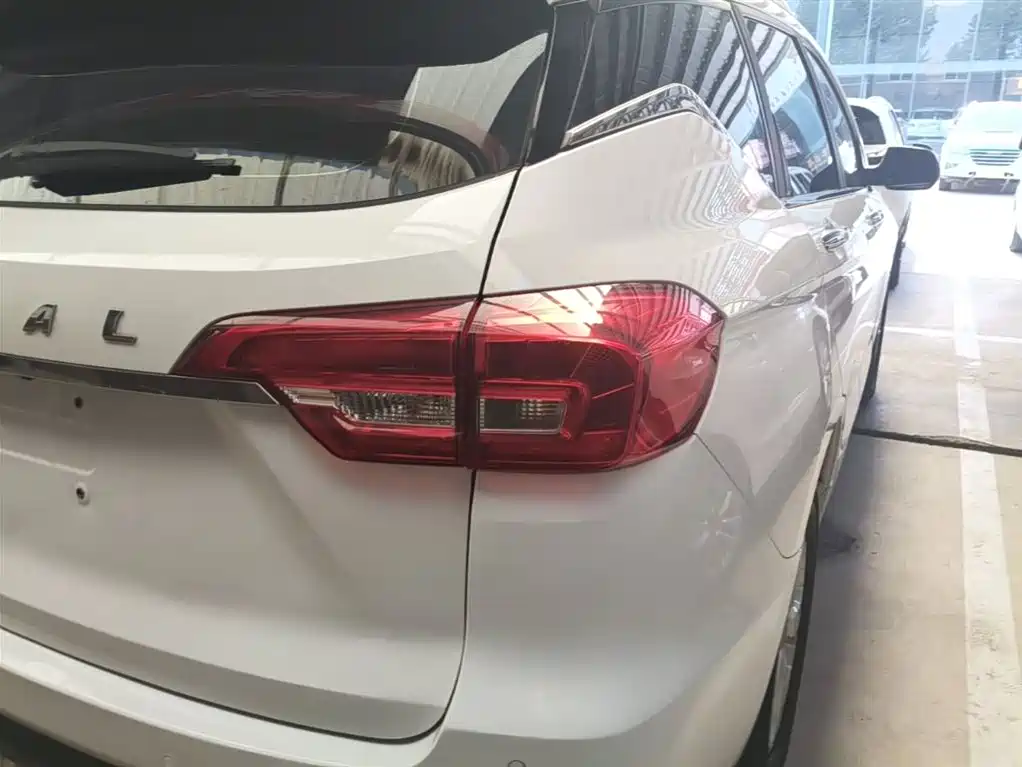 Haval M6 2018 1.5T Manual 2WD Elite фото 8