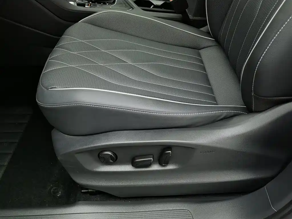 Volkswagen Tiguan L 2022 330TSI Automatic 2WD Smart Edition фото 20