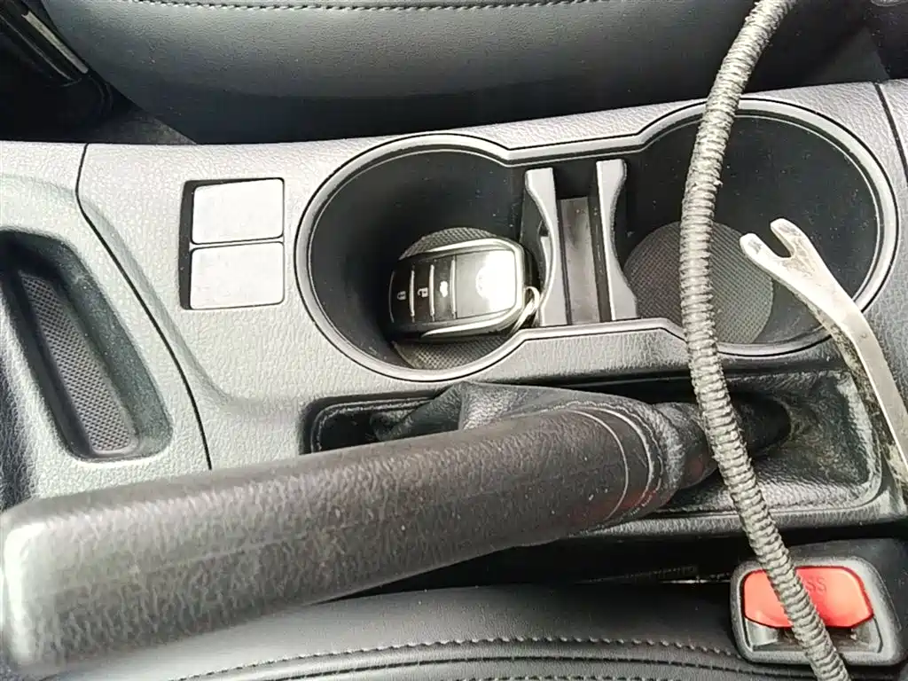 Toyota Levin 2016 Hybrid 1.8H GS E-CVT Elite Sunroof фото 9
