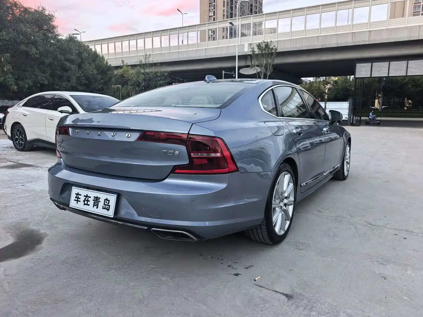 Photo 13 - Volvo S90