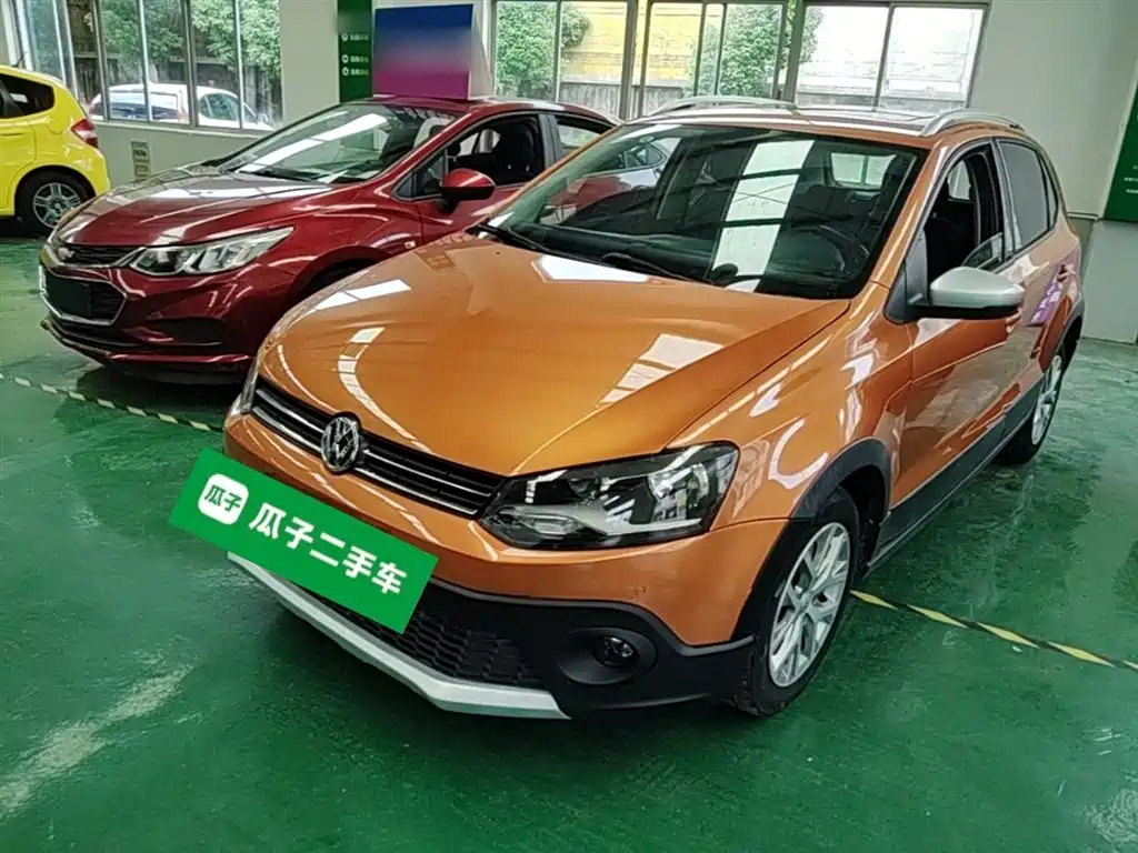 Volkswagen Polo 2016 1.6L Cross Polo Automatic фото 2
