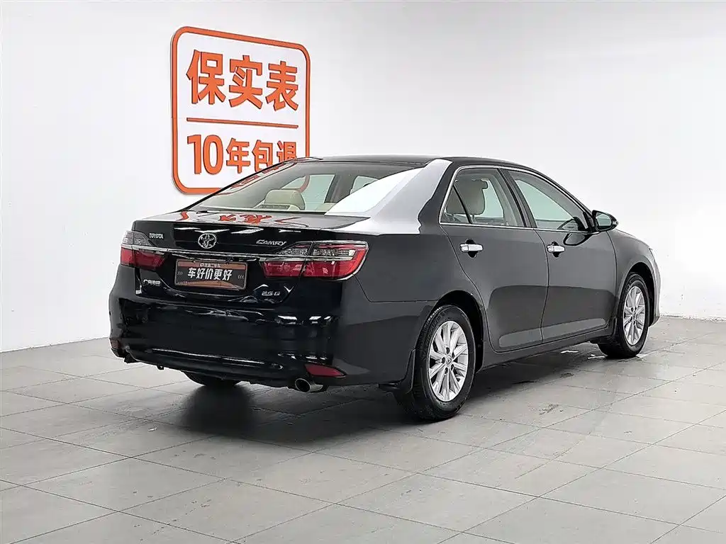 Toyota Camry 2016 2.0G 10th Anniversary Leading Edition фото 2
