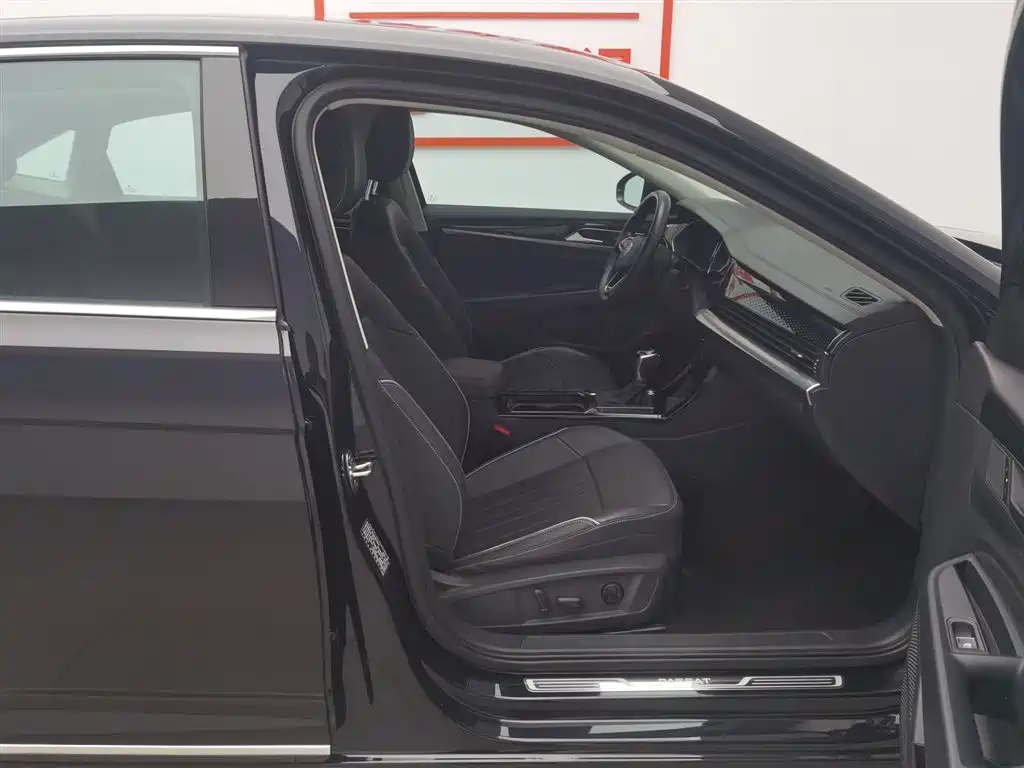 Volkswagen Passat 2023 Facelift 330TSI Elite Edition фото 23