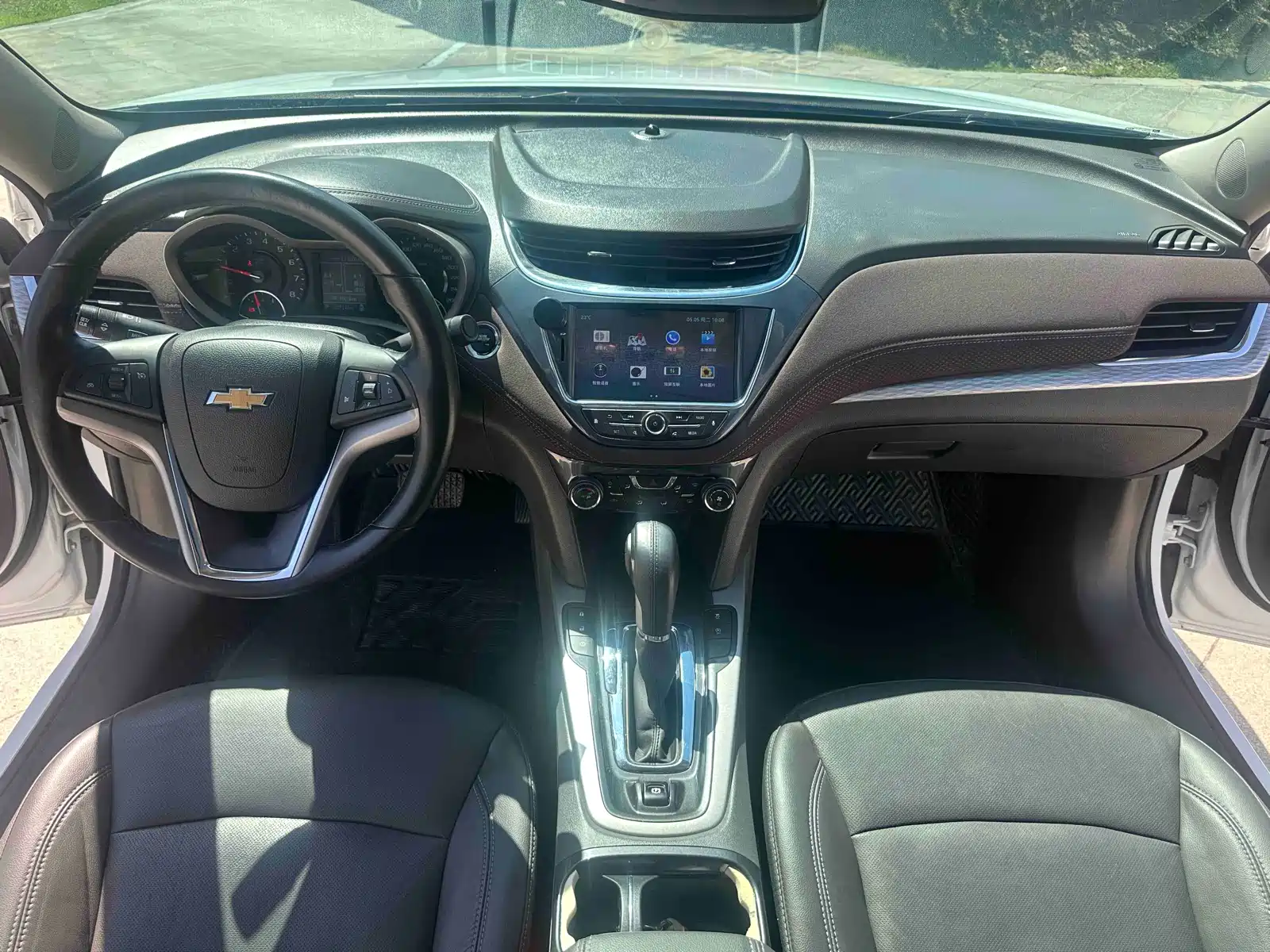 Photo 9 - Chevrolet Malibu