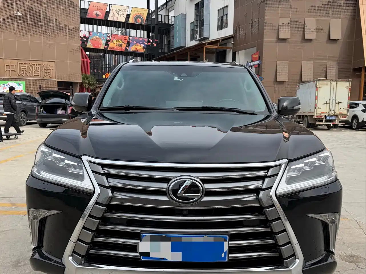 Lexus LX 2016 570 Luxury Premium Edition фото 2