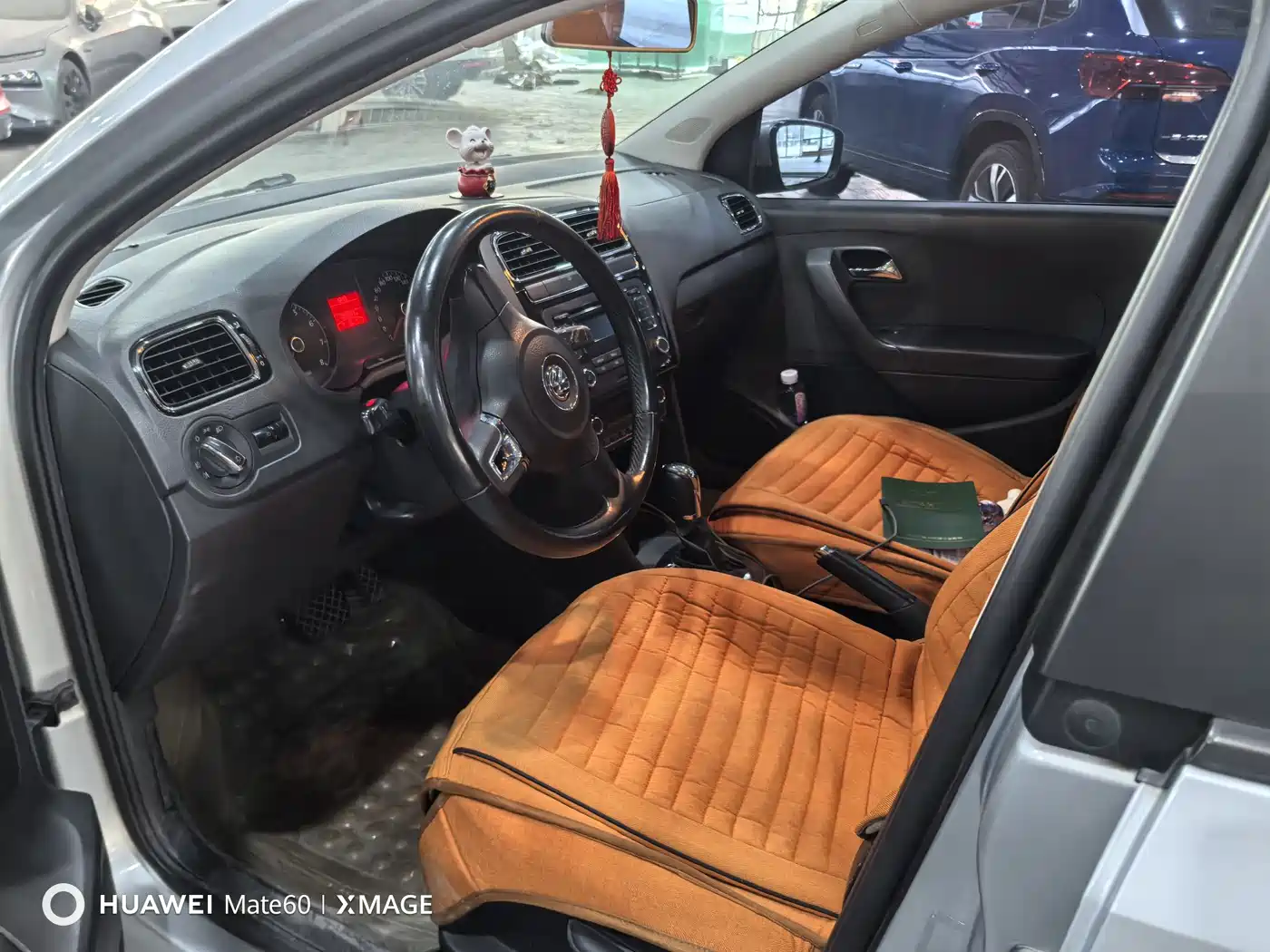 Volkswagen Polo 2011 1.4L Automatic Style Edition фото 9