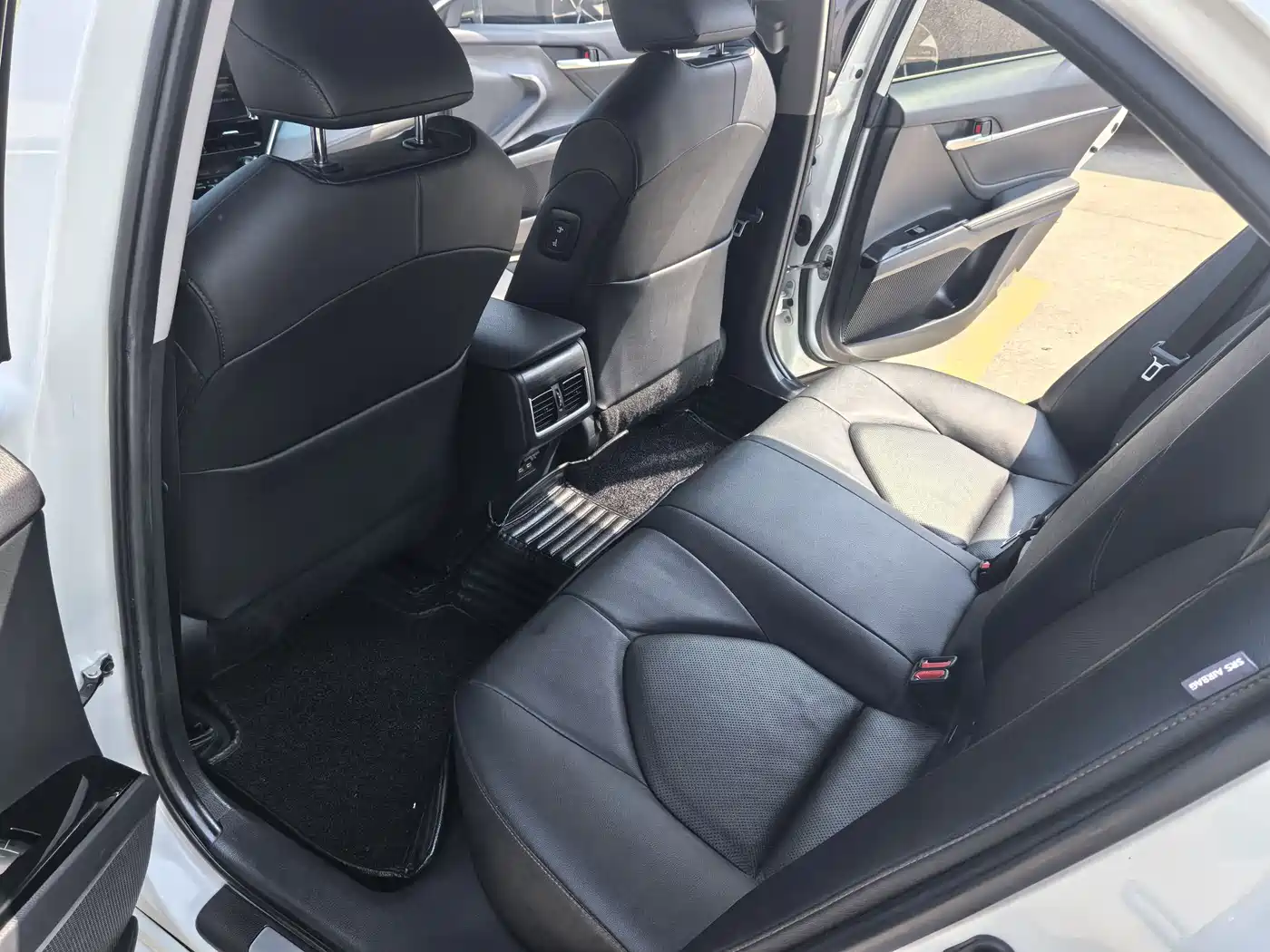Toyota Camry 2021 2.5G Luxury Edition фото 7