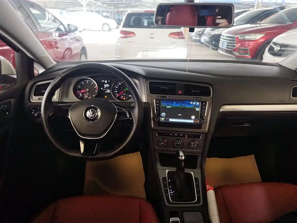Volkswagen Golf 2016 1.6L Automatic Fashion фото 10