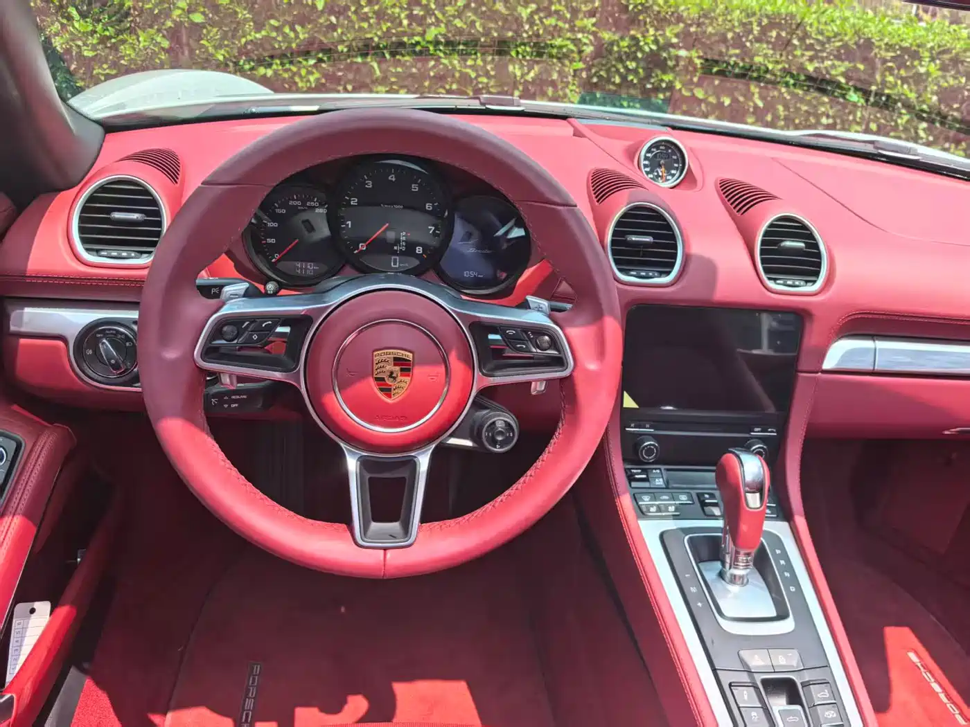 PORSCHE 718