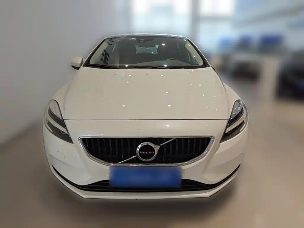 2018 Volvo V40