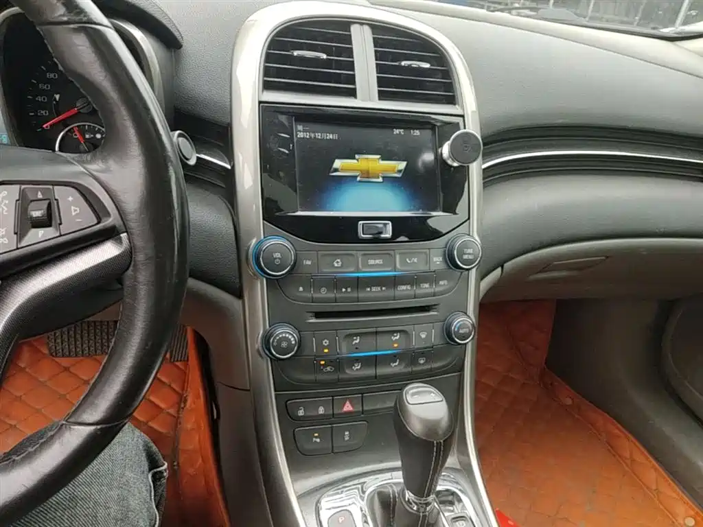 Chevrolet Malibu 2014 2.0L Automatic Luxury фото 13