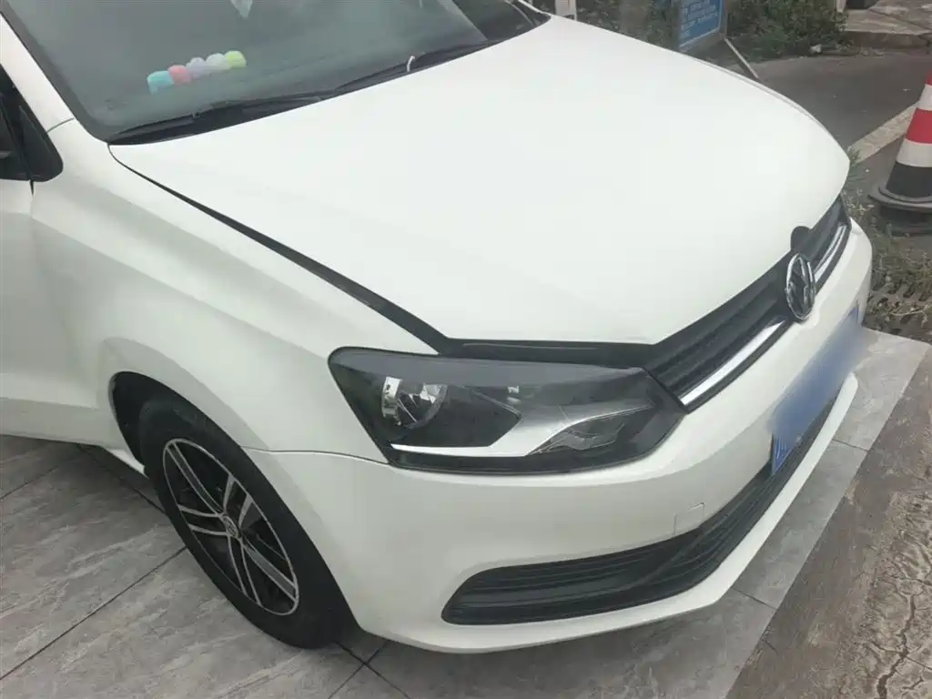 Volkswagen Polo 2016 1.4L Automatic Trend фото 4