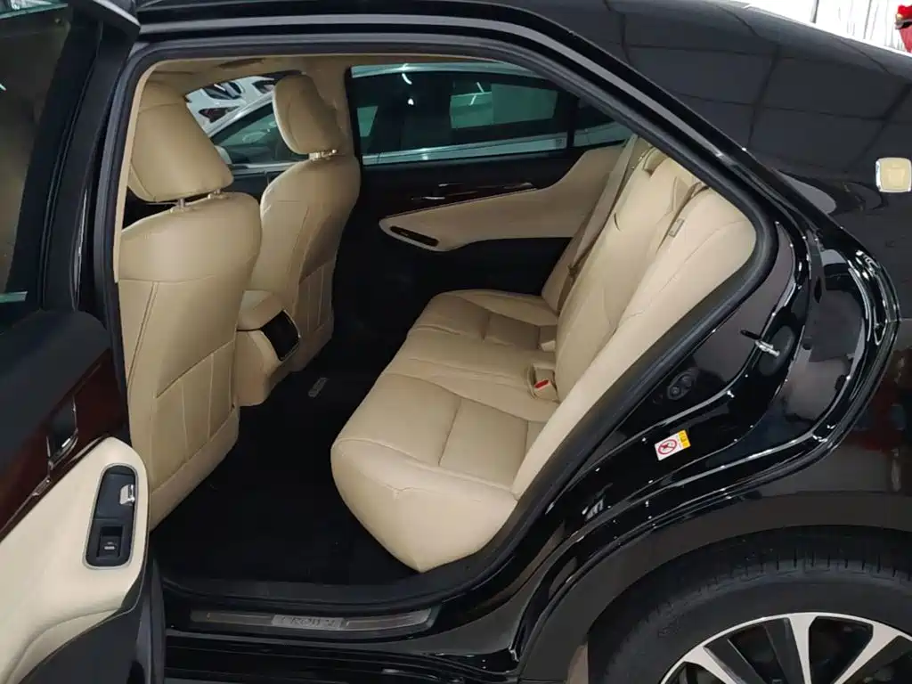 Toyota Crown 2019 2018 2.0T Fashion Edition