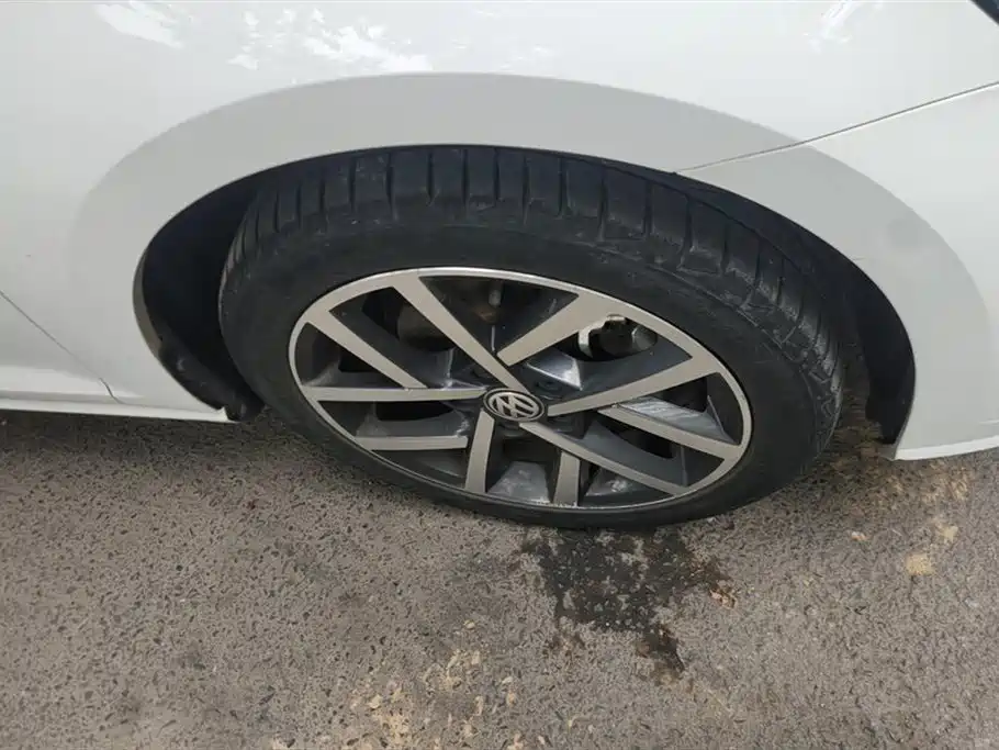 Volkswagen Golf 2020 Beloved Edition 200TSI DSG Comfort фото 6