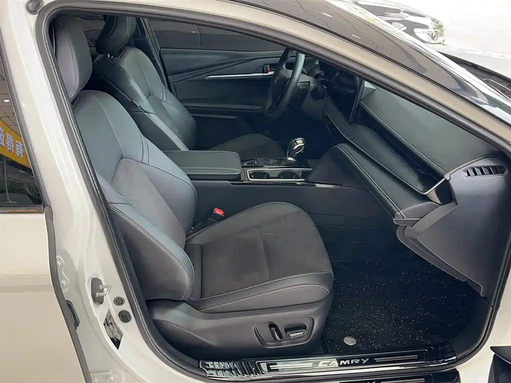 Toyota Camry 2024 2.0S Sport Edition фото 3