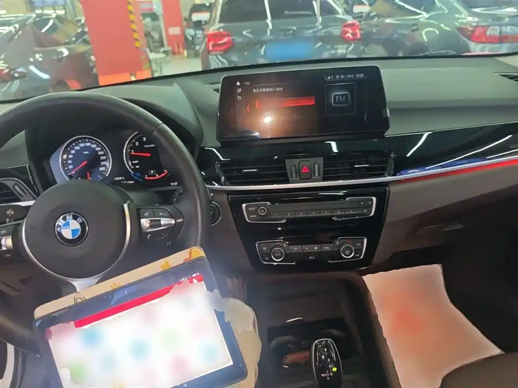 BMW X1 2022 sDrive25Li Leading фото 10