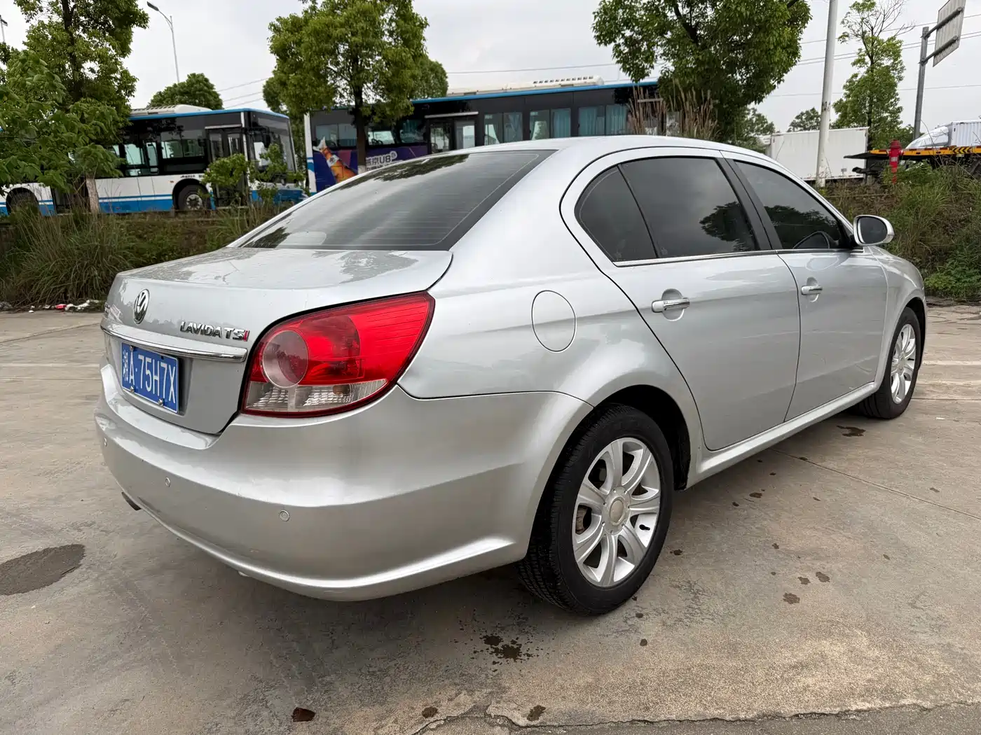 Volkswagen Lavida 2011 1.4TSI DSG Pinxuan Edition фото 4