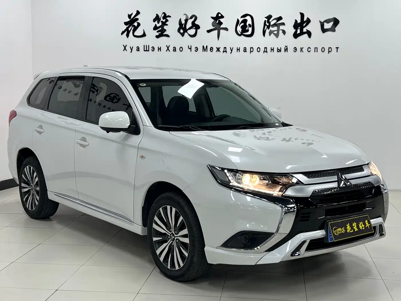 Mitsubishi Outlander 2021 2.0L 2WD Smooth Ride Version 5-Seater фото 3