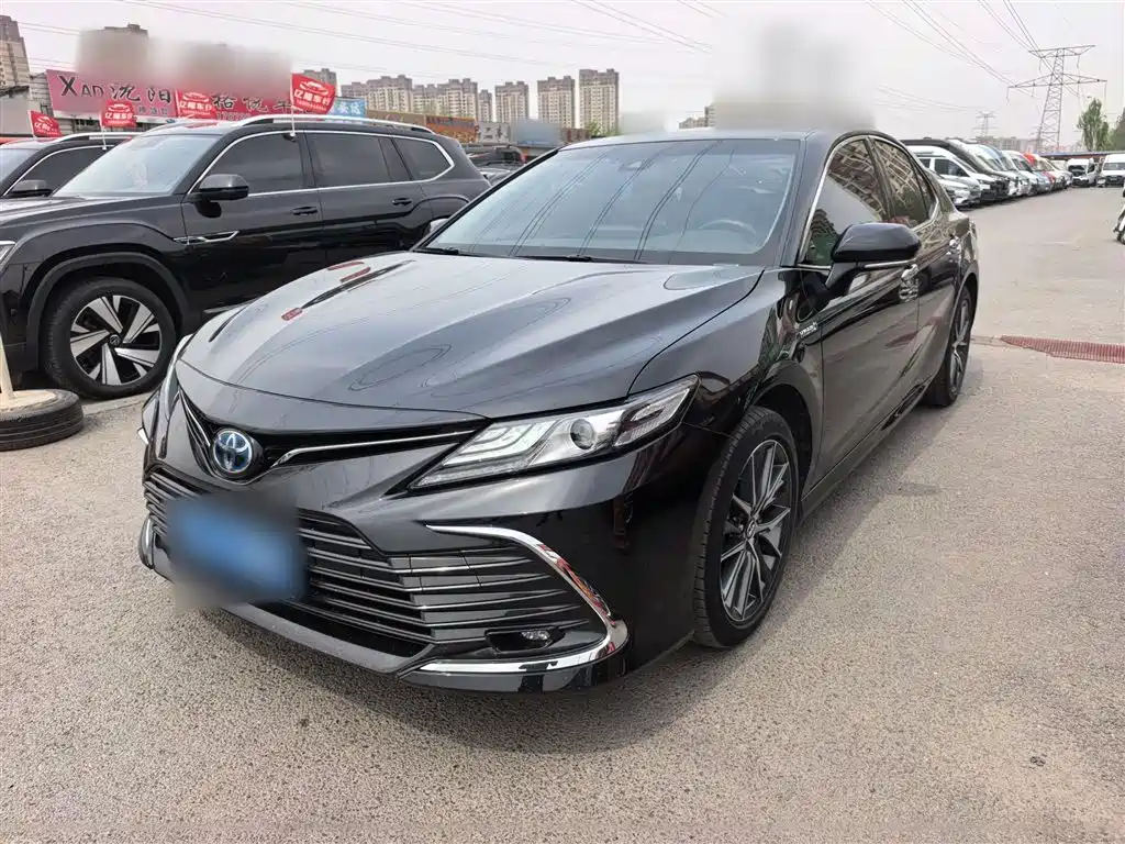 Toyota Camry 2021 Hybrid 2.5HG Luxury Edition фото 2