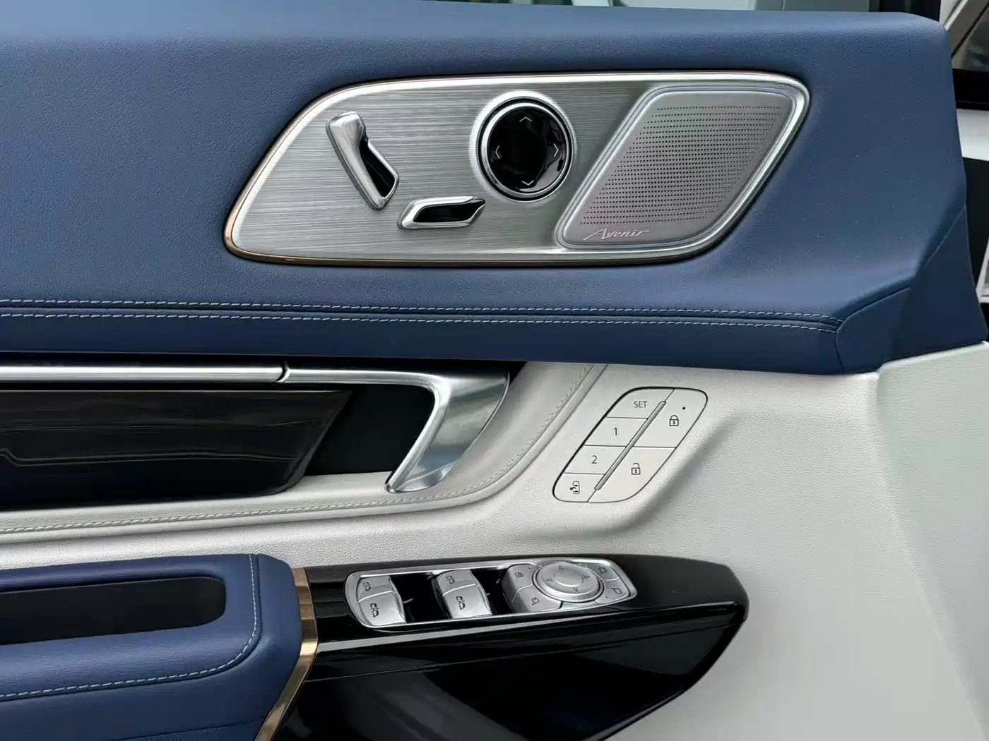Buick Century 2023 2.0T 7-Seater World Edition фото 15