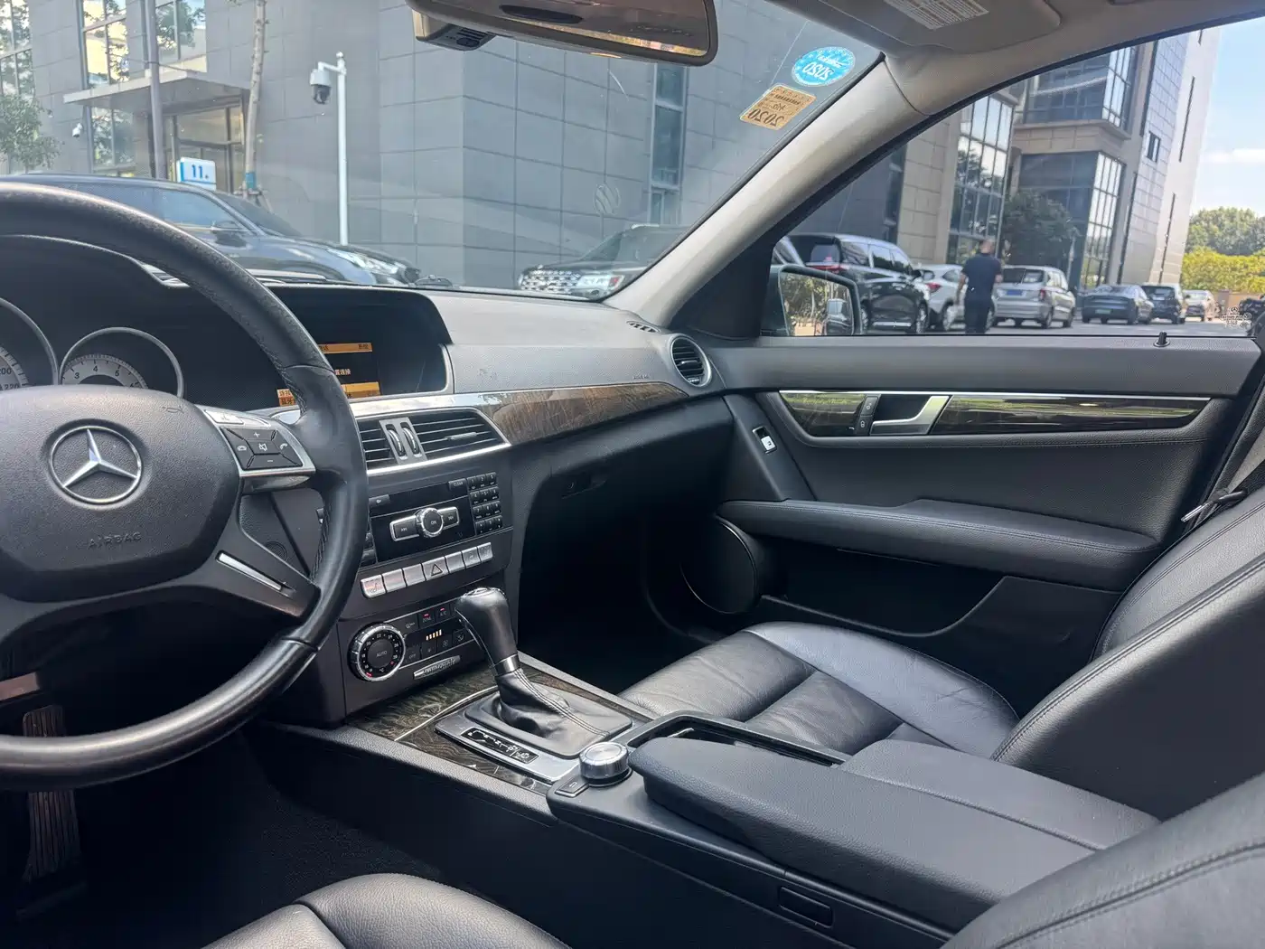 Photo 13 - Mercedes-Benz C-Class